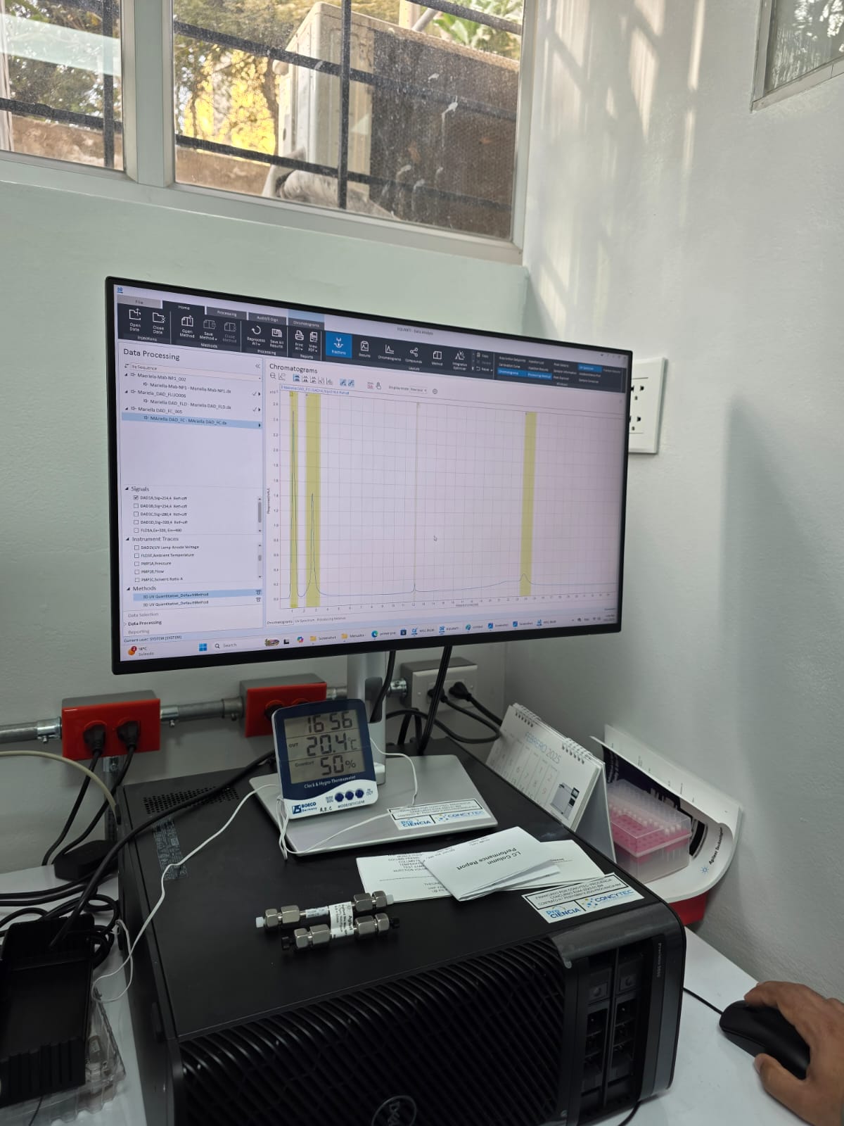 Equipo de secuenciación NGS en laboratorio médico